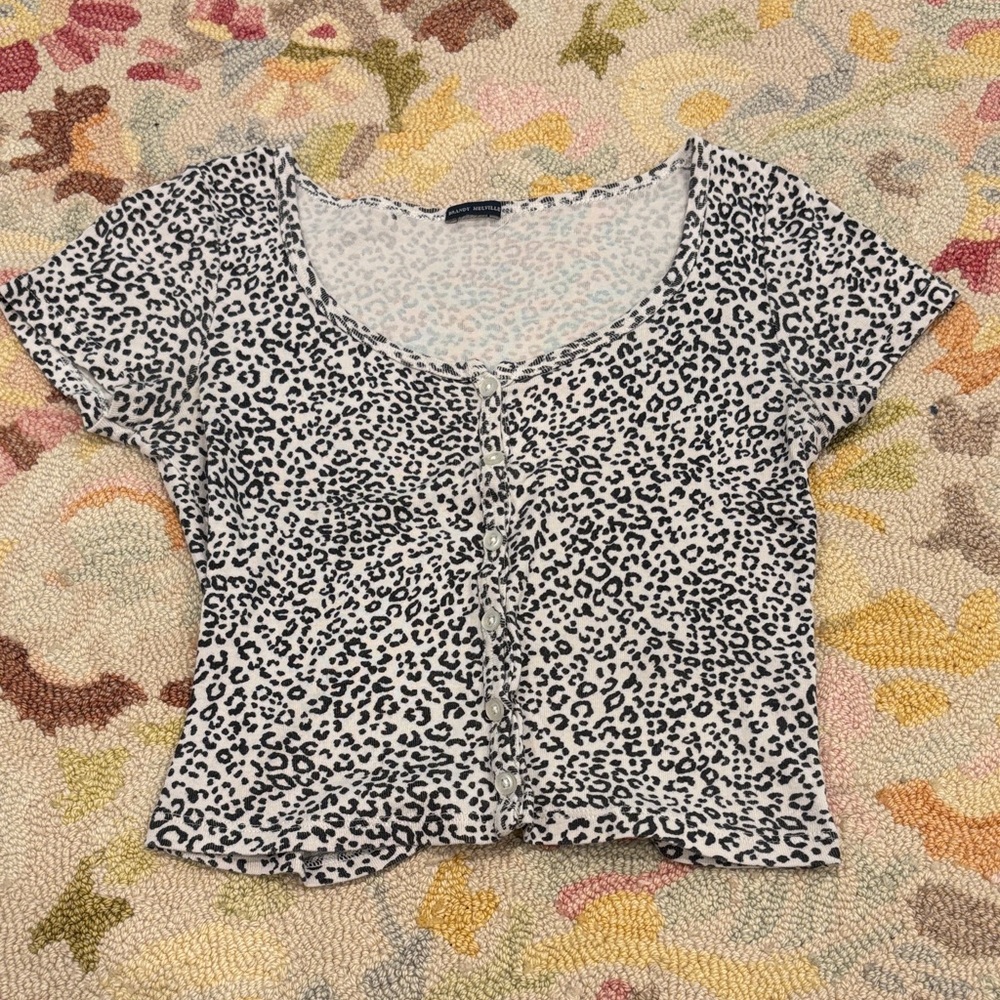 Brandy Melville Black and White Leopard Crop Top